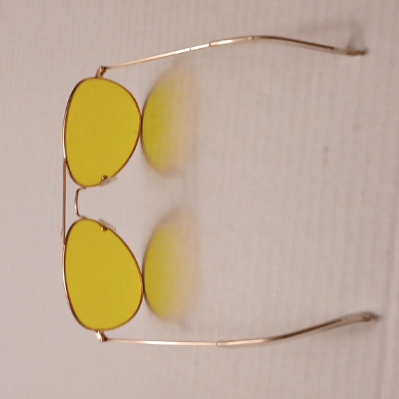 $4 Add-on Yellow Lenses Sunglasses - Picture 3 of 6